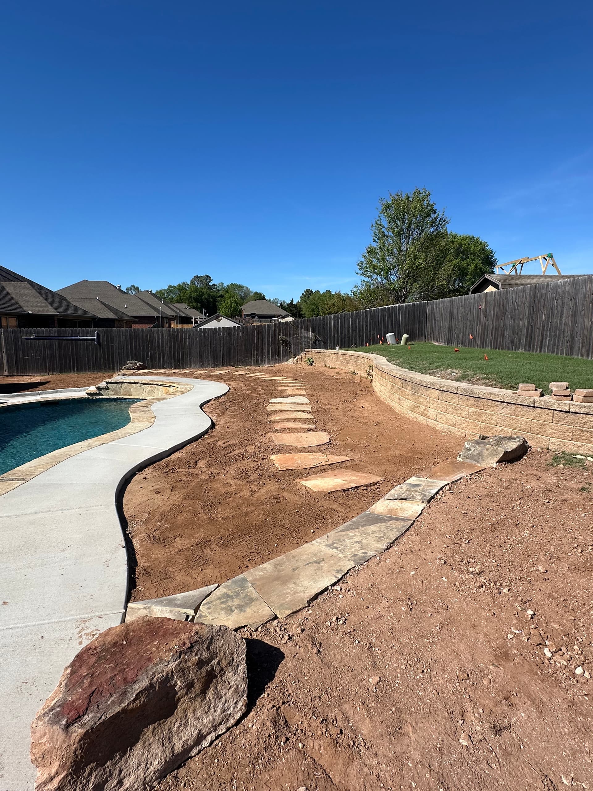 Gallery photos for Natural Stone Tread Steps and Flagstone Walkway at Poolside: Image #4